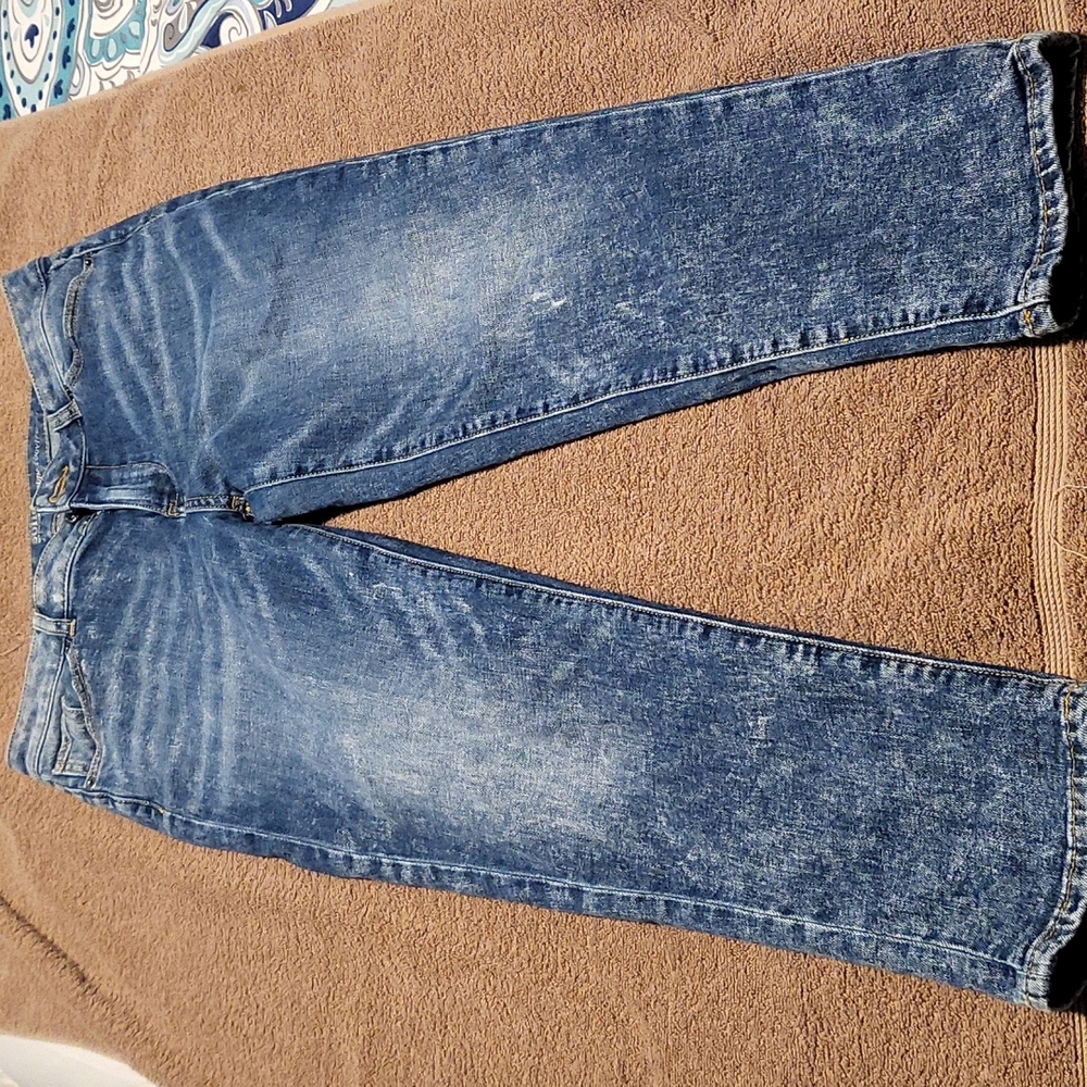 Cropped boyfriend jeans